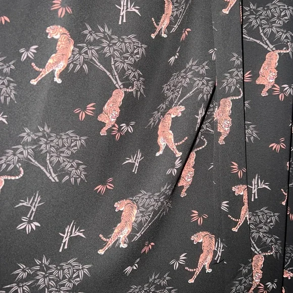 NWT Tiger Georgette Mock Tank Torrid Size 1 - Picture 4 of 6